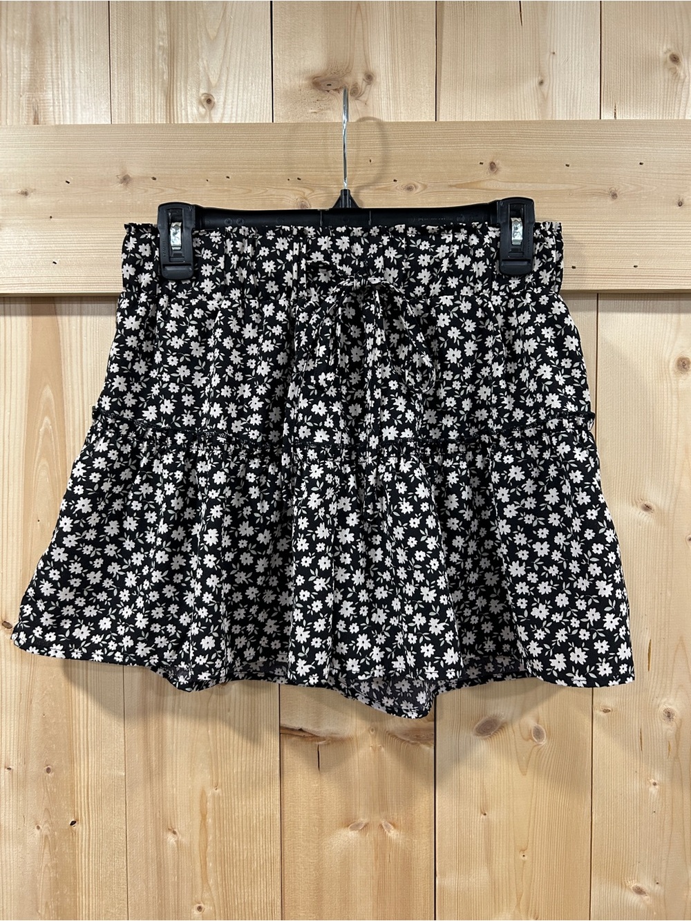 Altar'd State Ditsy Floral Tiered Ruffle Shorts - Size Medium, Whimsygoth, Fairy